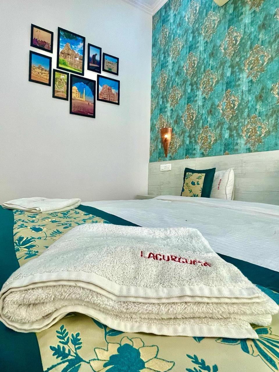 La Curcuma Luxury Homestay Кхаджурахо Экстерьер фото