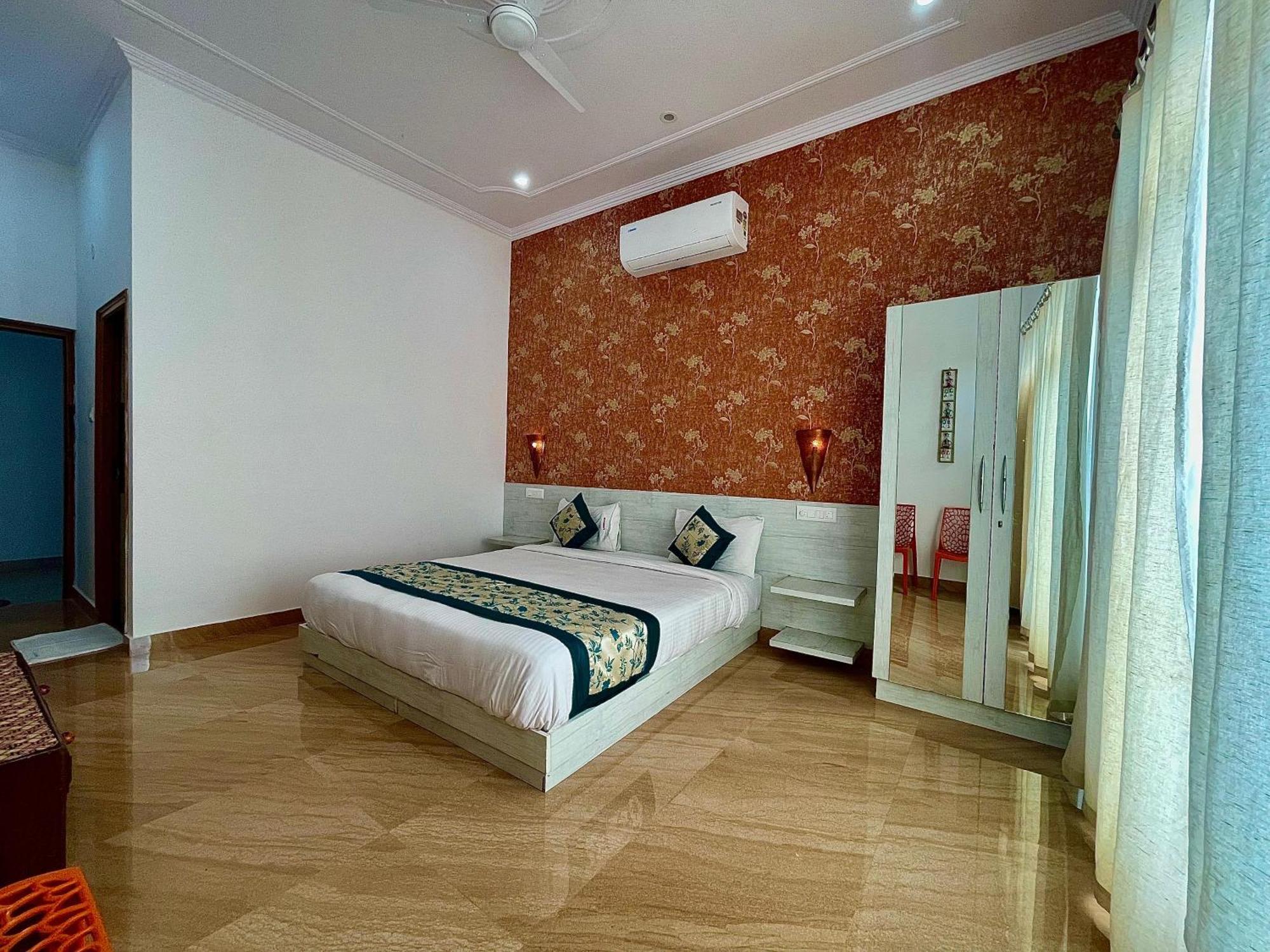 La Curcuma Luxury Homestay Кхаджурахо Экстерьер фото