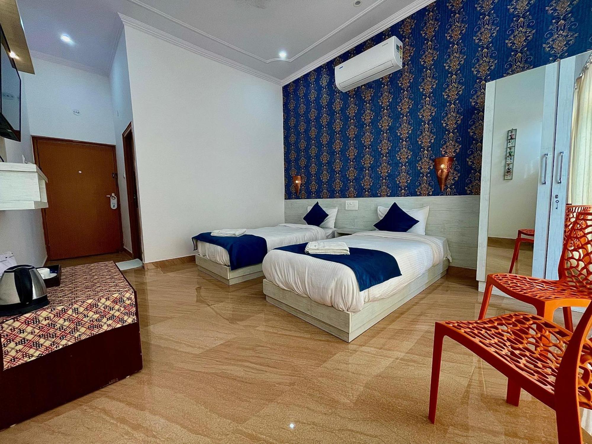La Curcuma Luxury Homestay Кхаджурахо Экстерьер фото